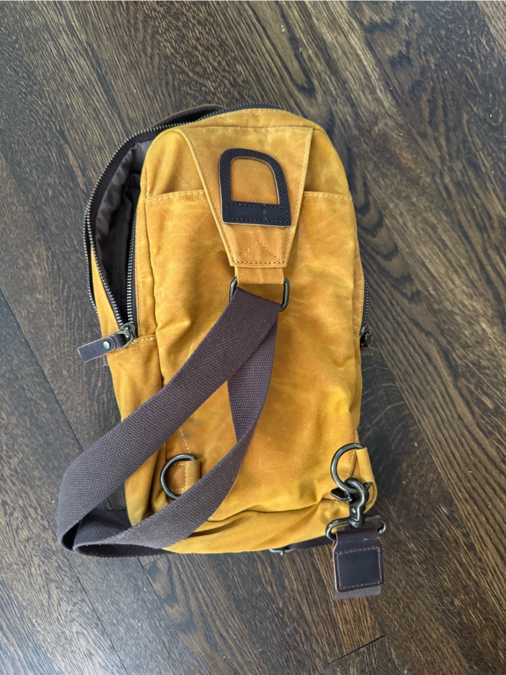 DellaQ Makers Mini Messenger in Mustard - Picture 4 of 4